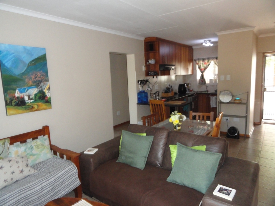 To Let 3 Bedroom Property for Rent in Kannoniers Park North West